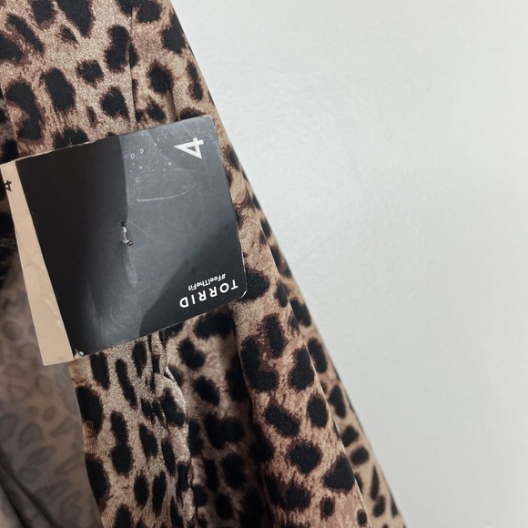 Torrid Liquid Leopard Print Side Rainbow Leggings Tan Women’s Size 4X - Picture 6 of 6